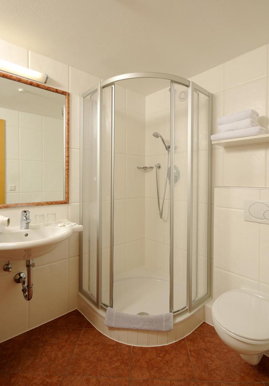 Hotel Burgschrofn Тукс Экстерьер фото
