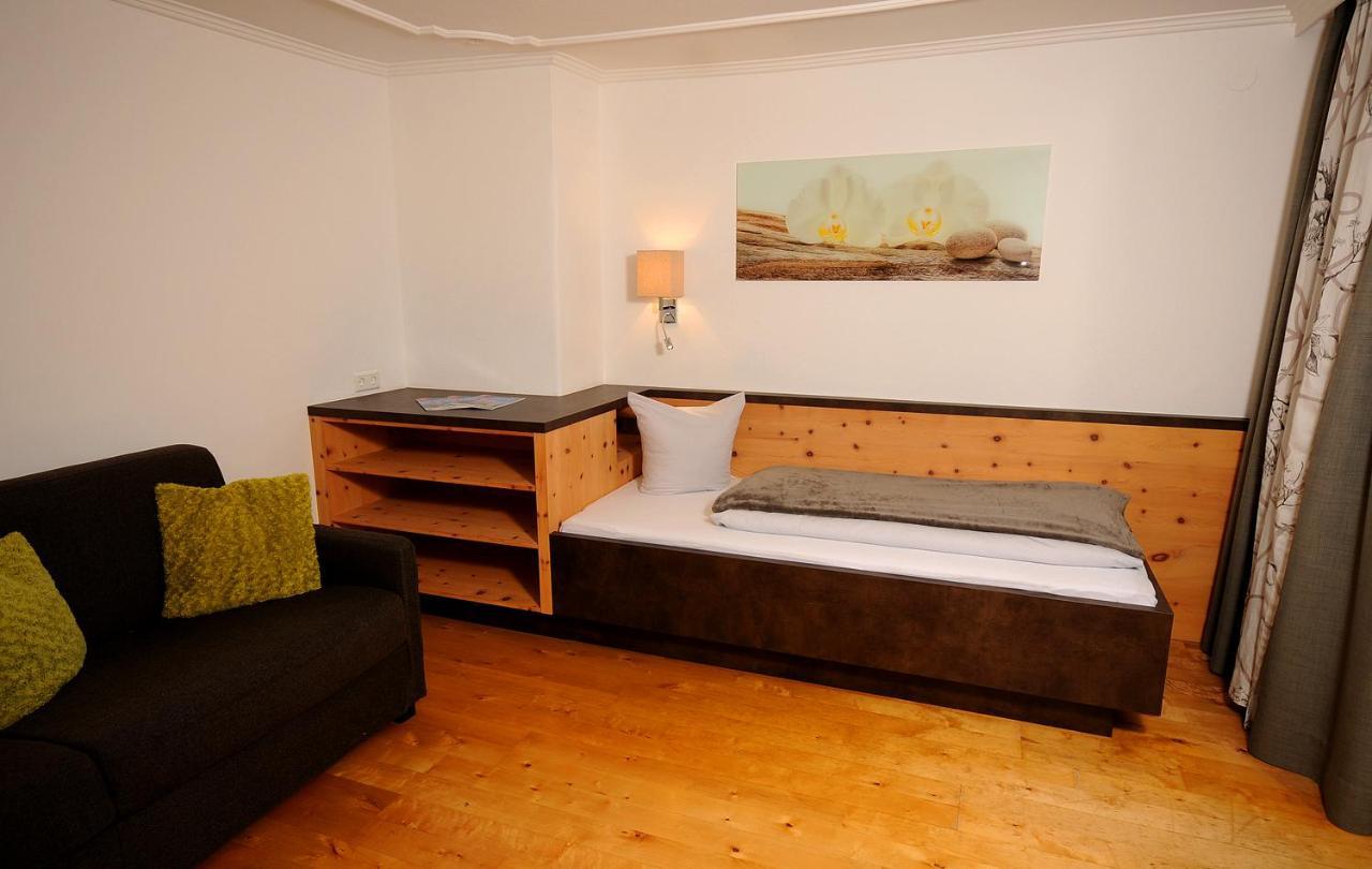 Hotel Burgschrofn Тукс Экстерьер фото