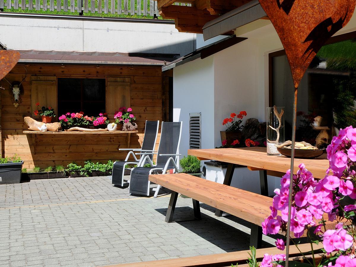 Hotel Burgschrofn Тукс Экстерьер фото
